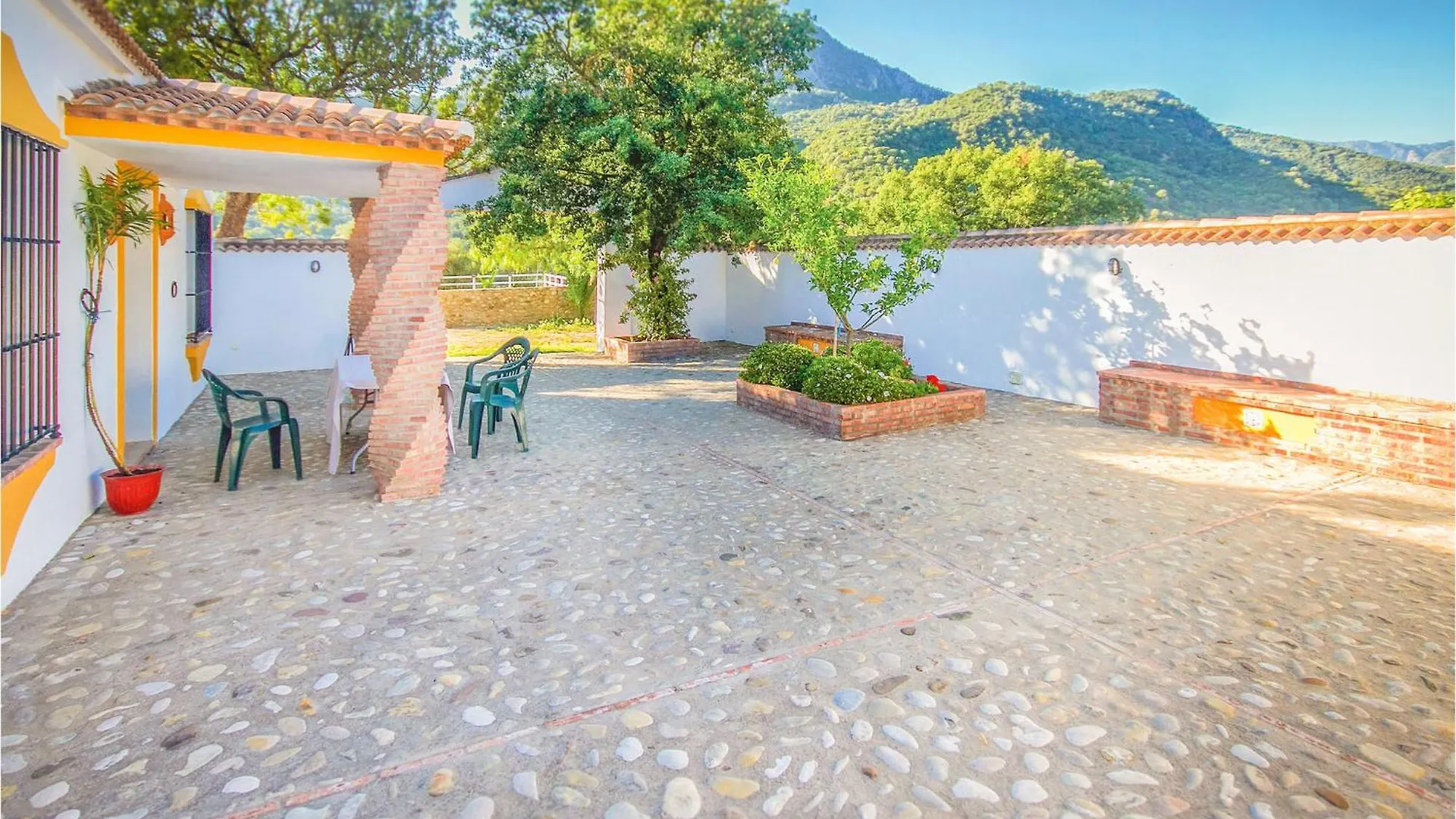 Holiday home 5 Bedroom Awesome Home In Ubrique